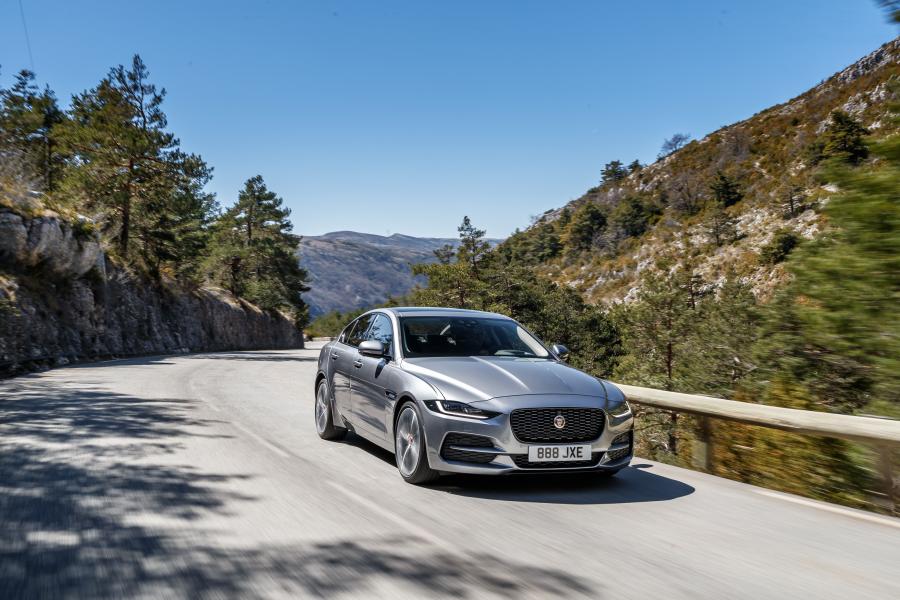  Jaguar XE D180 S 2019 года  (WW) (фото 17 из 18)